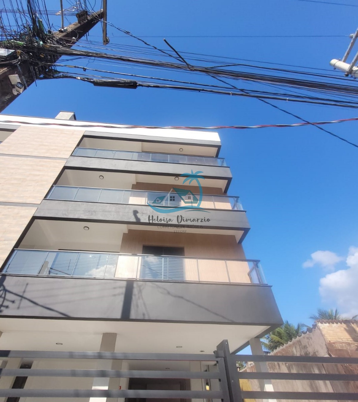 Lindíssimo Apartamento Mobiliado à Venda a 300m da Orla do Perequê-açu em Ubatuba